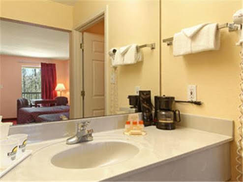 Days Inn By Wyndham Ocean Springs Buitenkant foto