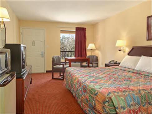 Days Inn By Wyndham Ocean Springs Buitenkant foto