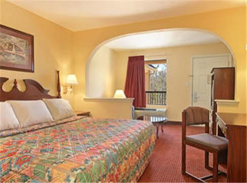 Days Inn By Wyndham Ocean Springs Buitenkant foto