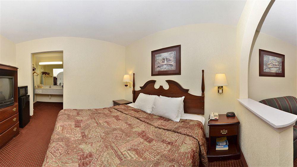 Days Inn By Wyndham Ocean Springs Buitenkant foto
